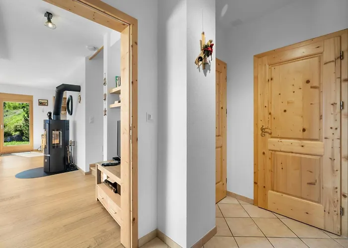 Campanule A Avec Vue Sur Les Alpes シャレー