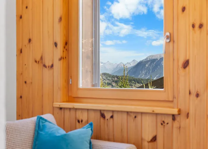 Campanule A Avec Vue Sur Les Alpes *