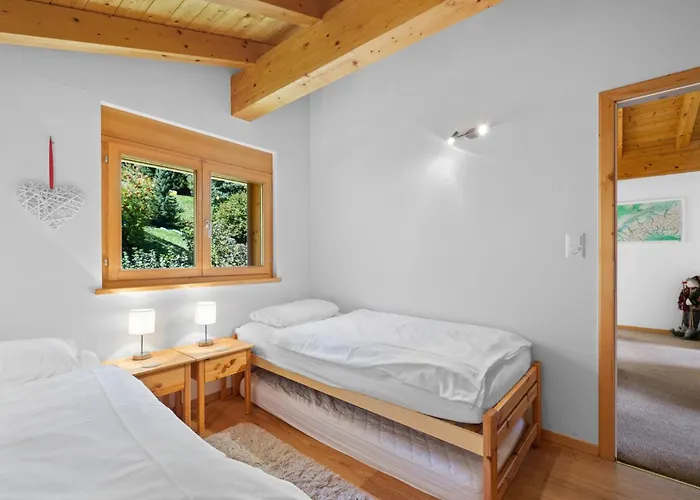 Campanule A Avec Vue Sur Les Alpes * アンゼール