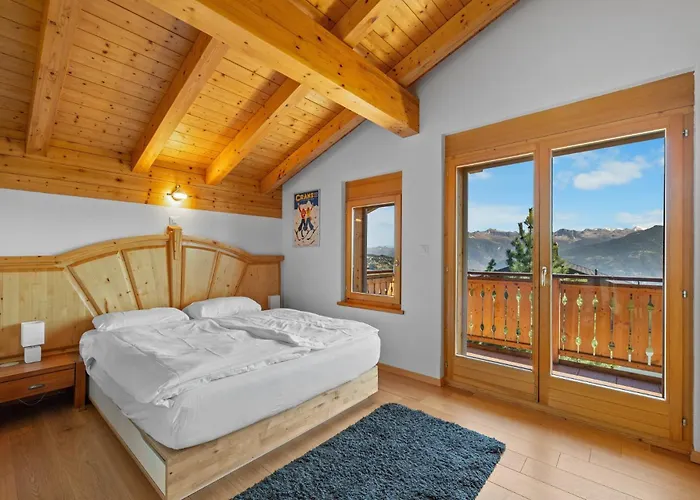 Campanule A Avec Vue Sur Les Alpes