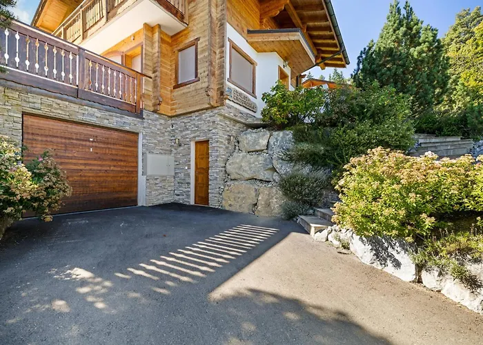 Campanule A Avec Vue Sur Les Alpes シャレー *